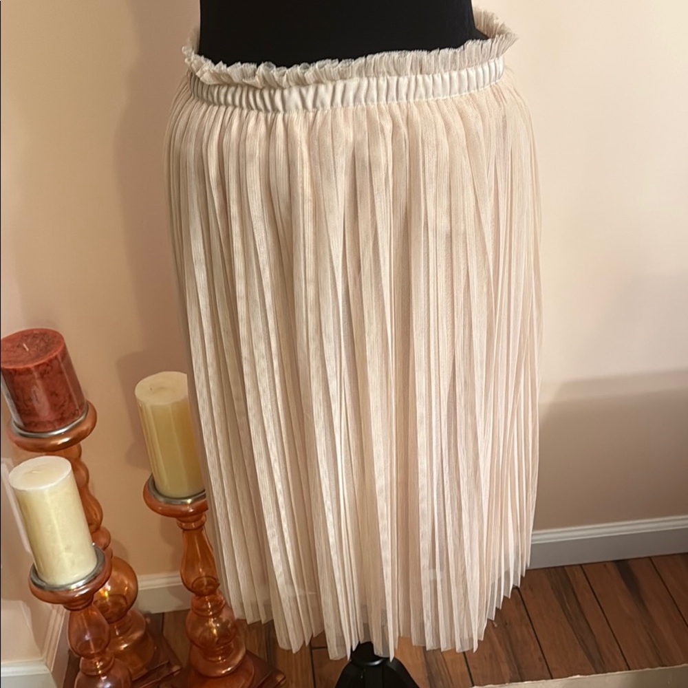 Design Lab Lord & Taylor Cream Pleated Midi Skirt